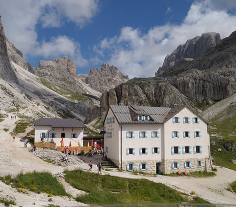  Passeggiate e trekking sulle Dolomiti della Val di Fassa | hotel 3 stelle a campitello di fassa